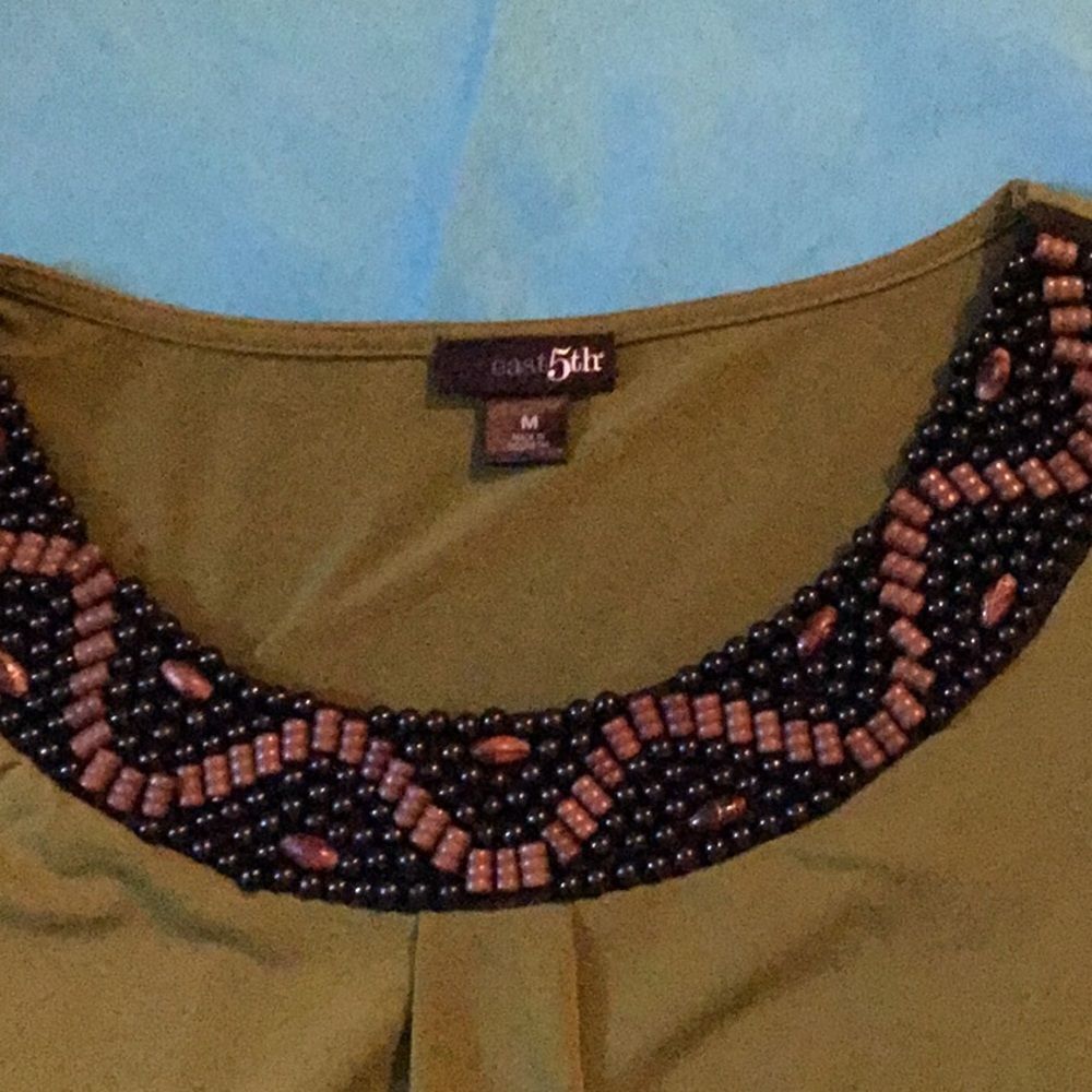 Ladies sleeveless tank in size medium by EAST 5TH